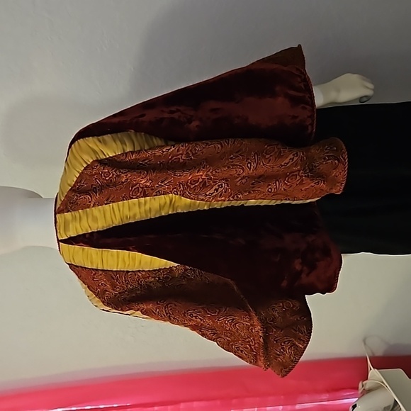Renaissance Old World Velvet Jacquard Regal Castlecore Performance Unisex Cape - Picture 9 of 12